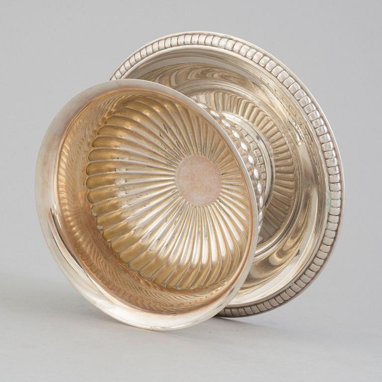 A 1927 silver bowl by KGM GAB, Uppsala.