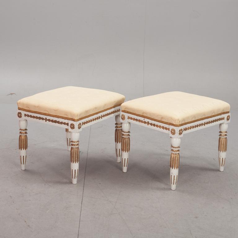 TABURETTER, ett par, gustaviansk stil, 1900-talets början.