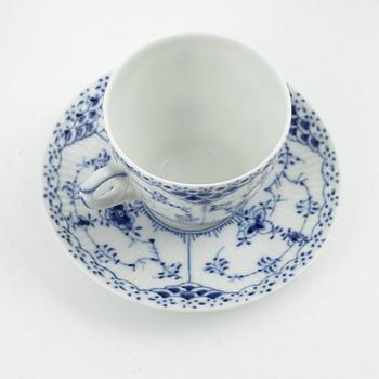 Servisdelar, 20 st, porslin, "Musselmalet", Royal Copenhagen och Bing & Gröndahl, Danmark.