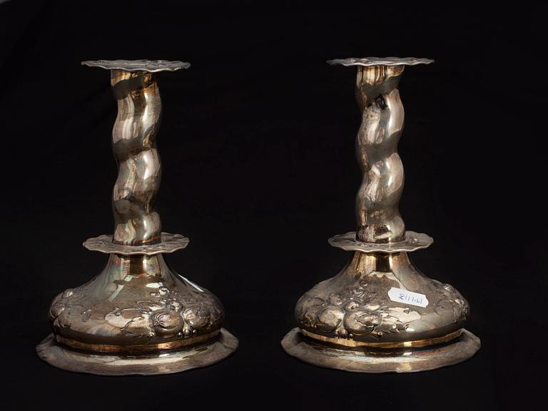 LJUSSTAKAR, ett par, silver, barockstil, Göthlin, TESI, Göteborg, 1968.