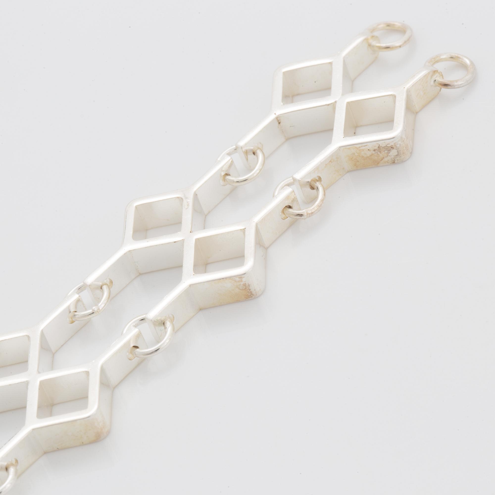 A Jorma Laine bracelet in silver.