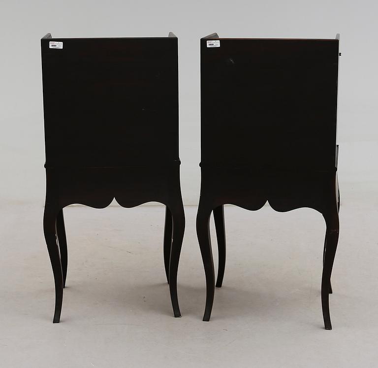 SÄNGBORD, 1 par, rokokostil, för Nationalmuseum, 1900-talets andra hälft.