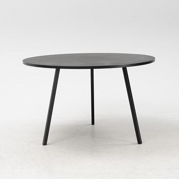 Leif Jørgensen, a 'Loop Stand Round' dining table from HAY, Denmark.