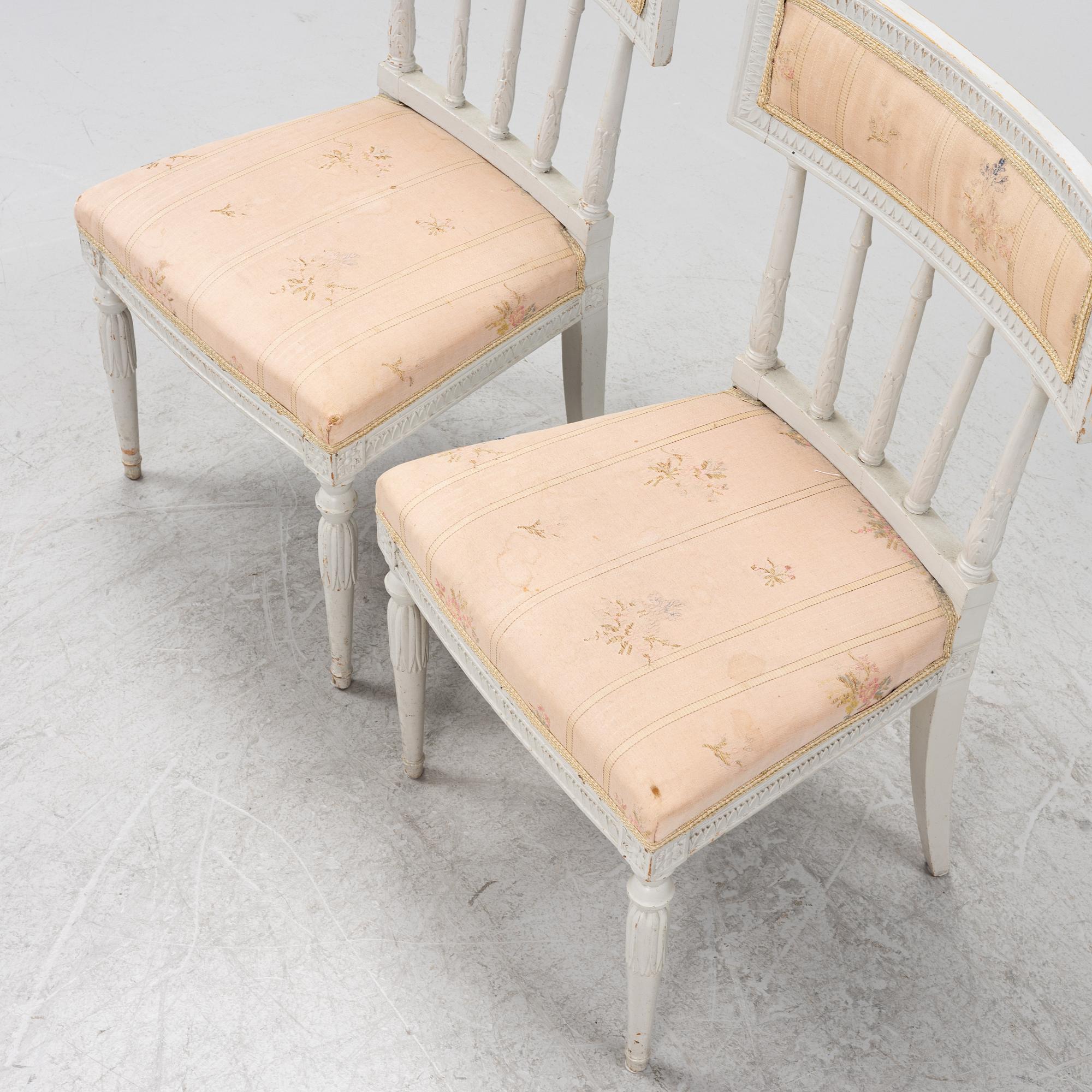 A pair of Gustavian chairs, around the year 1800.