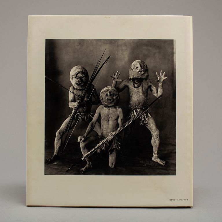 PHOTOBOOK, Irving Penn "Passage".