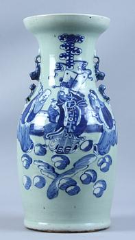 URNA, porslin, Kina. 1800/1900-tal.