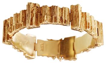 635. Björn Weckström, A Björn Weckström 18 k gold 'Morgam' Lapponia bracelet, Finland 1977.