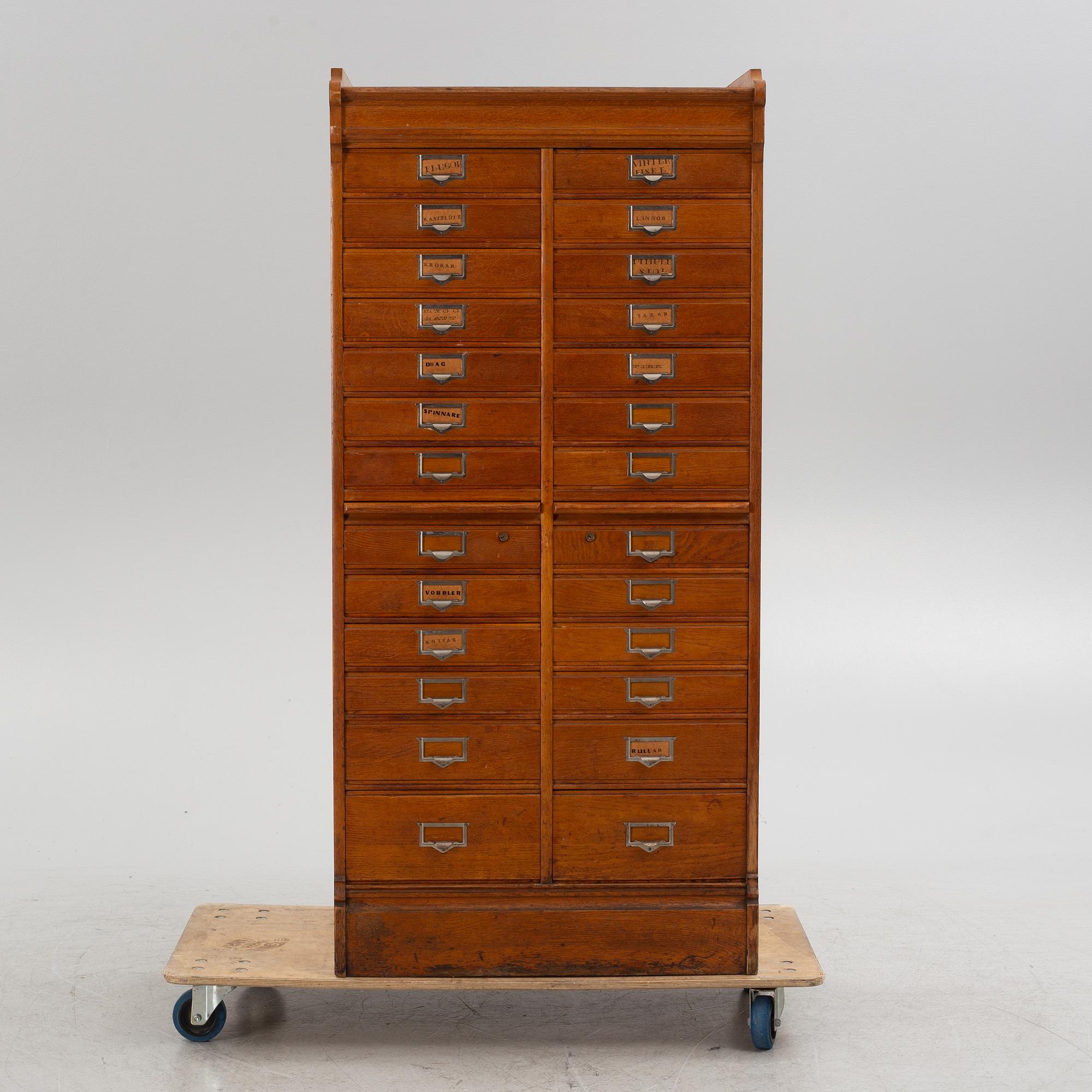 Arkivskåp, 1900-talets mitt.