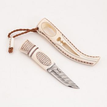 A reindeer horn knife by Bertil Fällman, signed.