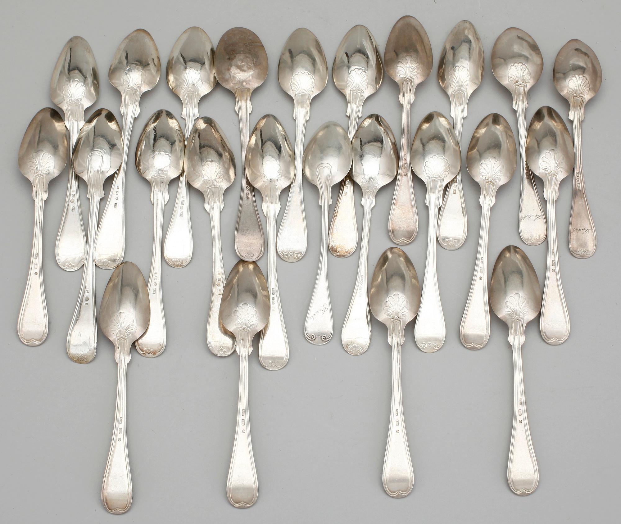 SKEDAR, 24 delar, silver, olika mästare, 1800/1900-tal. Vikt ca 386 gram.