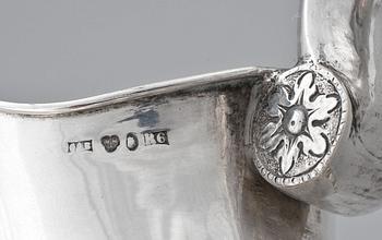 KAFFEKANNA SAMT GRÄDDKANNA, silver, empire resp empirestil, Anders Lundqvist resp GAB, Stockholm, 1800-tal. Vikt 1000 g.