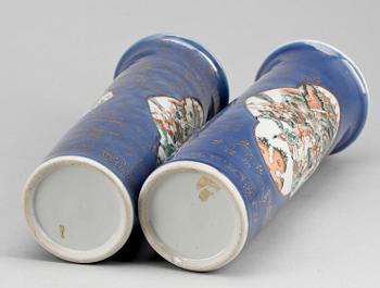 VASER, ett par, porslin, Kina, sen Qing, 1800-talets slut.