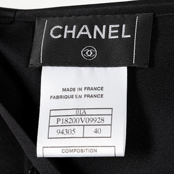 CHANEL, tvådelad dräkt bestående av blus samt byxor, höst 2001.