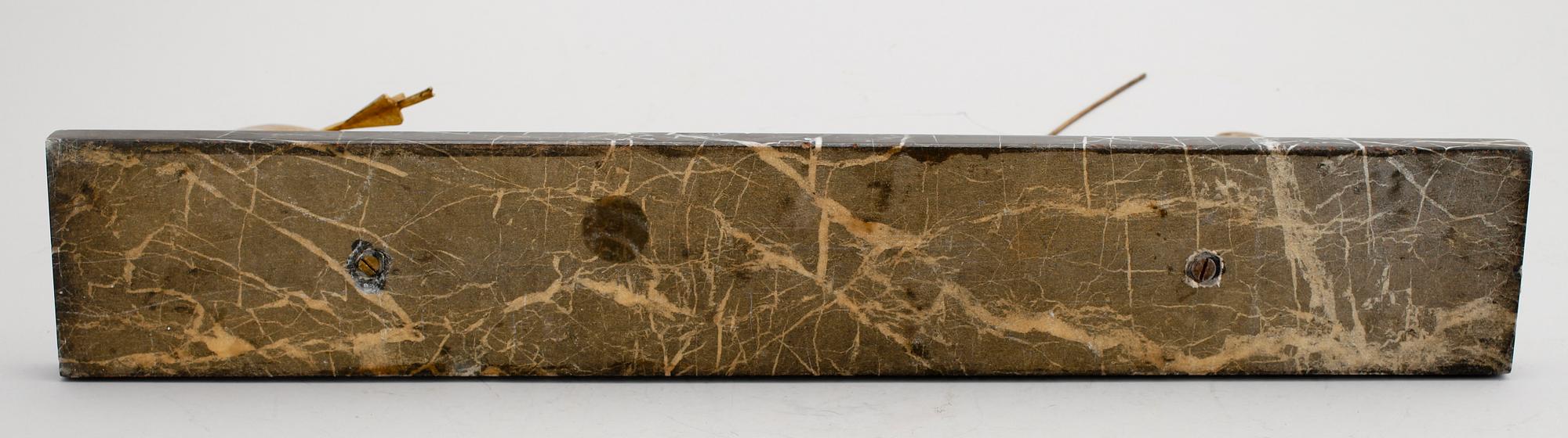 SKULPTUR, marmor och förgylld metall, 1900-talets mitt.