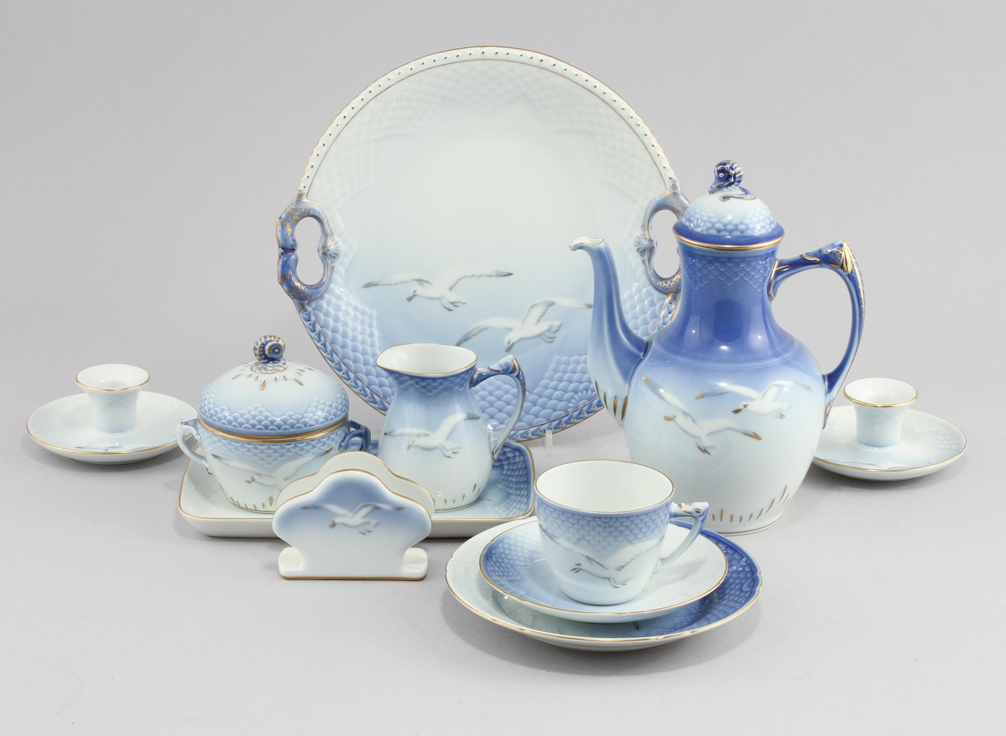 KAFFESERVIS, 29 delar, porslin, "Måsen", Bing & Gröndal, Danmark, 1900-talets andra hälft.