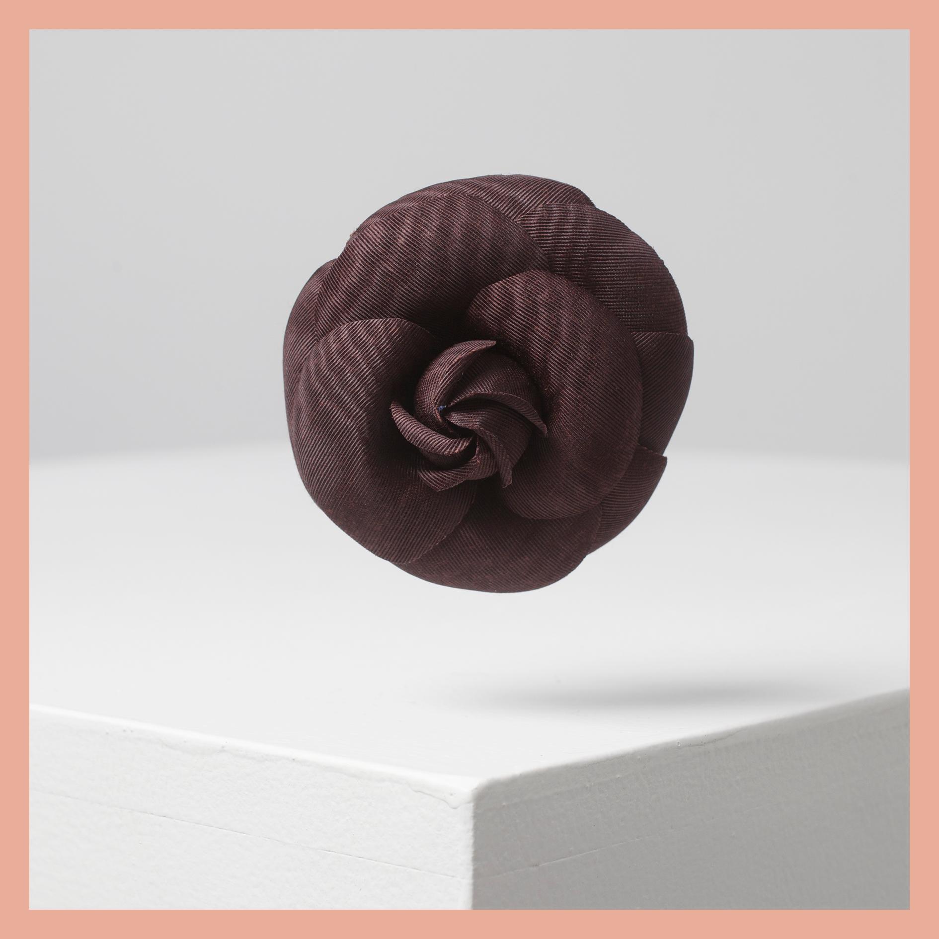 BROSCH, Chanel.
