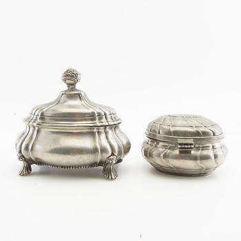 Sockerskålar 2 st Rokoko-stil tenn 1900-talets första hälft.