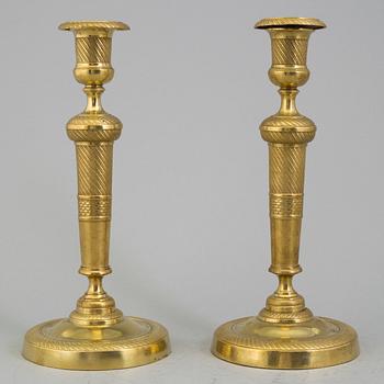 LJUSSTAKAR, ett par, Empire, mässing, 1800-talets mitt.