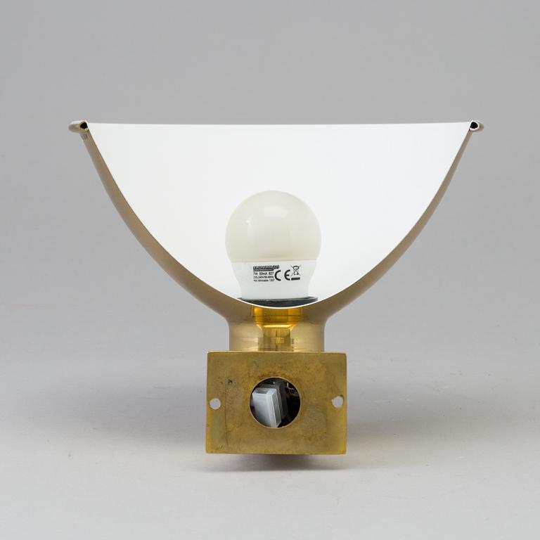 A brass wall light by Josef Frank, Firma Svenskt Tenn, model 32389.