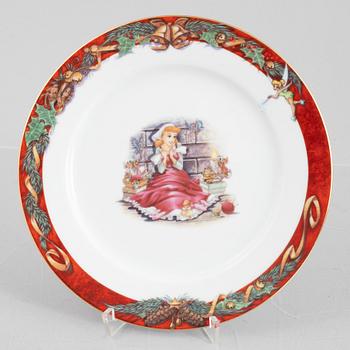 Stefan Lindahl, julservisdelar, 18 st, porslin, "Disney", Fyrklövern.