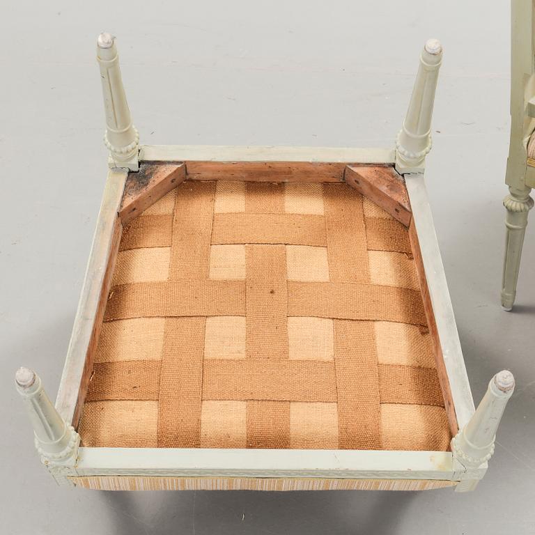 KARMSTOLAR 2 st, gustavianska, Lindome, omkring 1800.