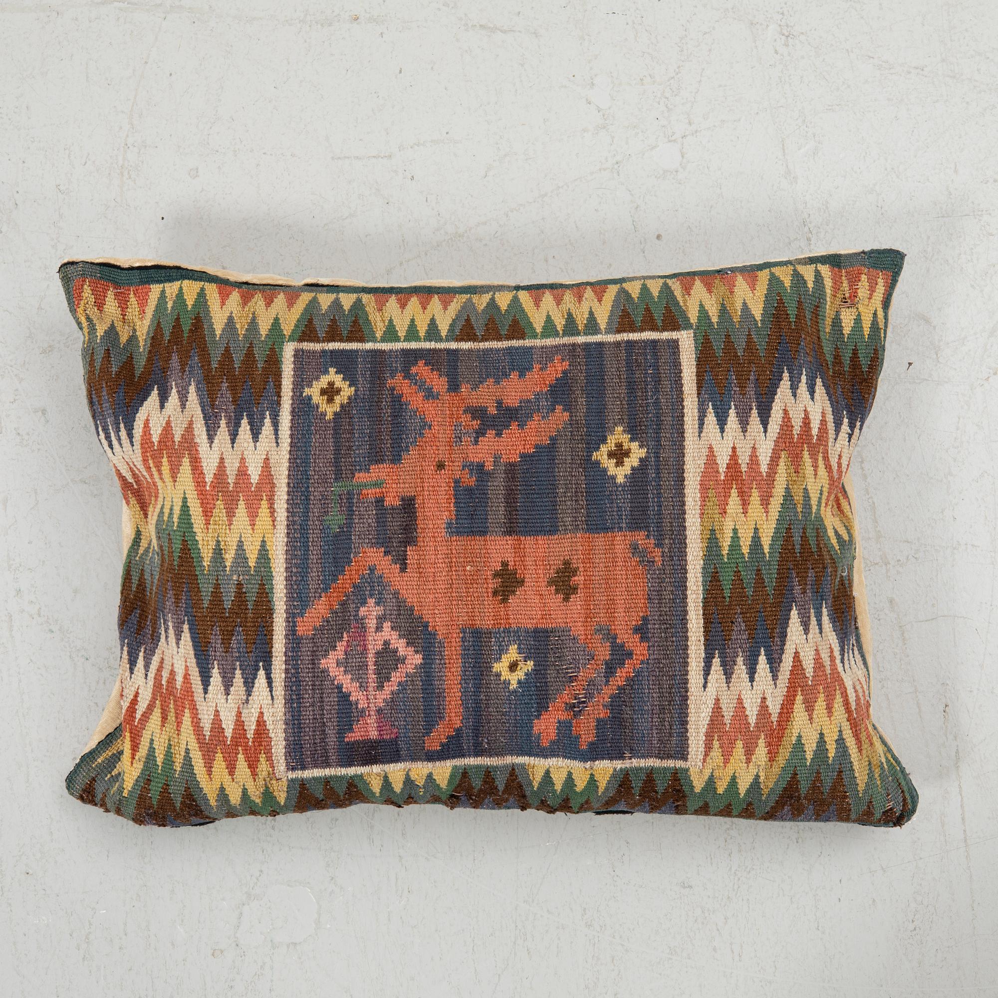 Seat cushion, Rölakan, Skåne, 19th/20th century, approx. 67 x 47cm.