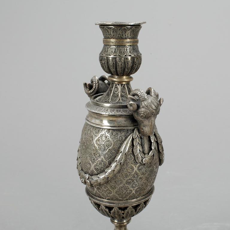 LJUSSTAKAR/CASOLETTER, ett par pläter, 1900-tal.