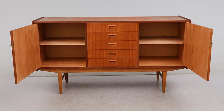 SIDEBOARD, 1900-talets andra hälft.
