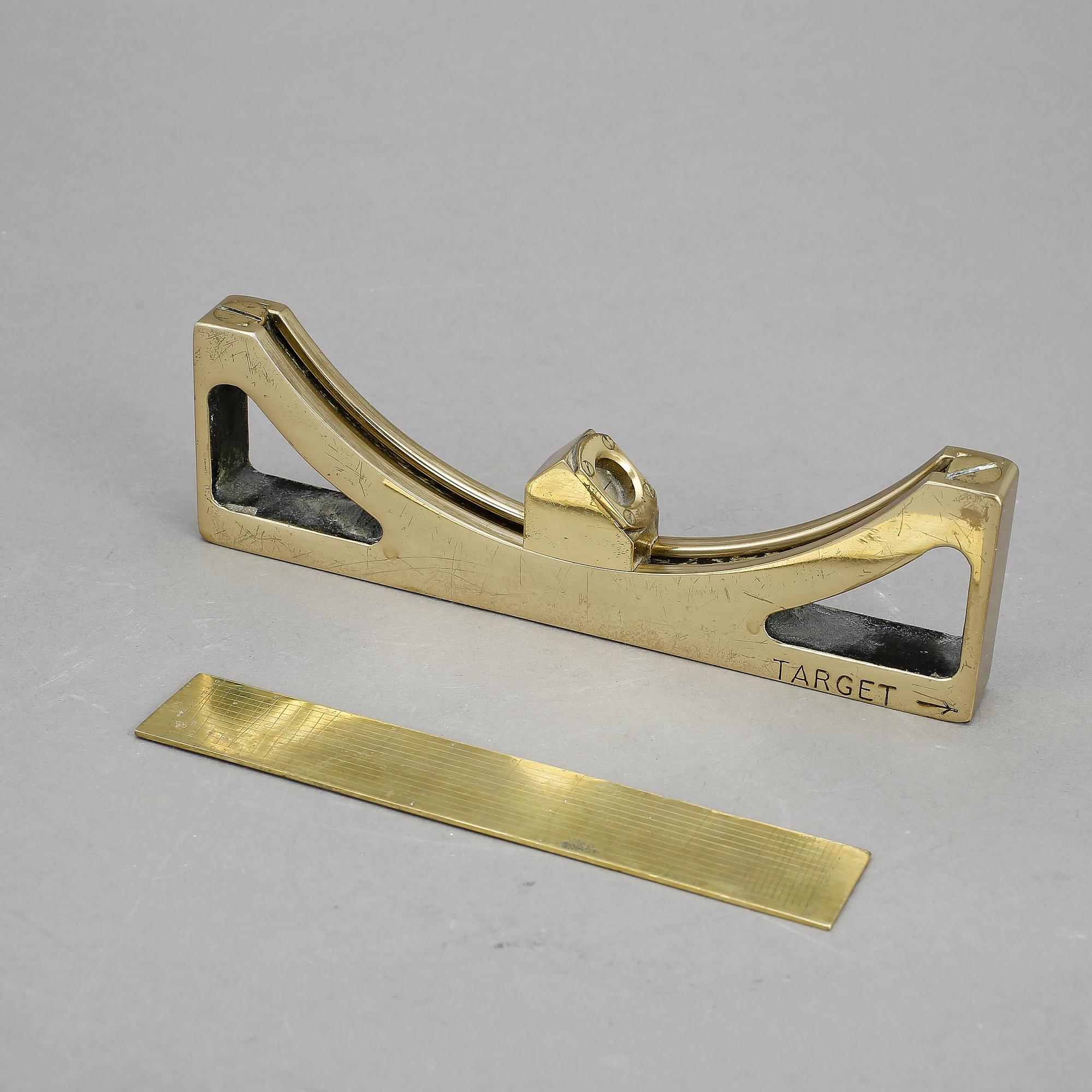 MÄTINSTRUMENT 2 st, mässing, 1900-talets andra hälft.