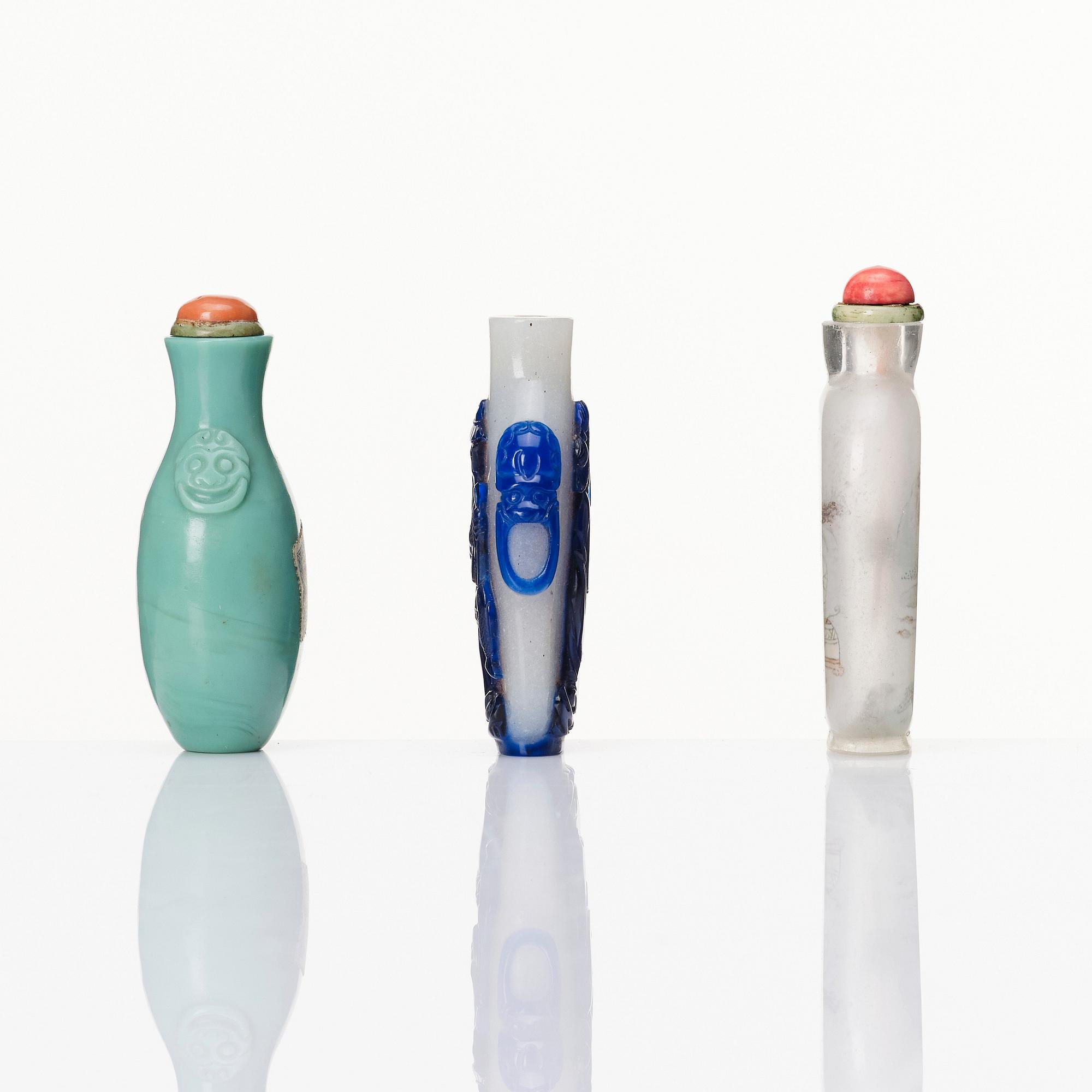 Snusflaskor, tre stycken, glas. Qingdynastin.