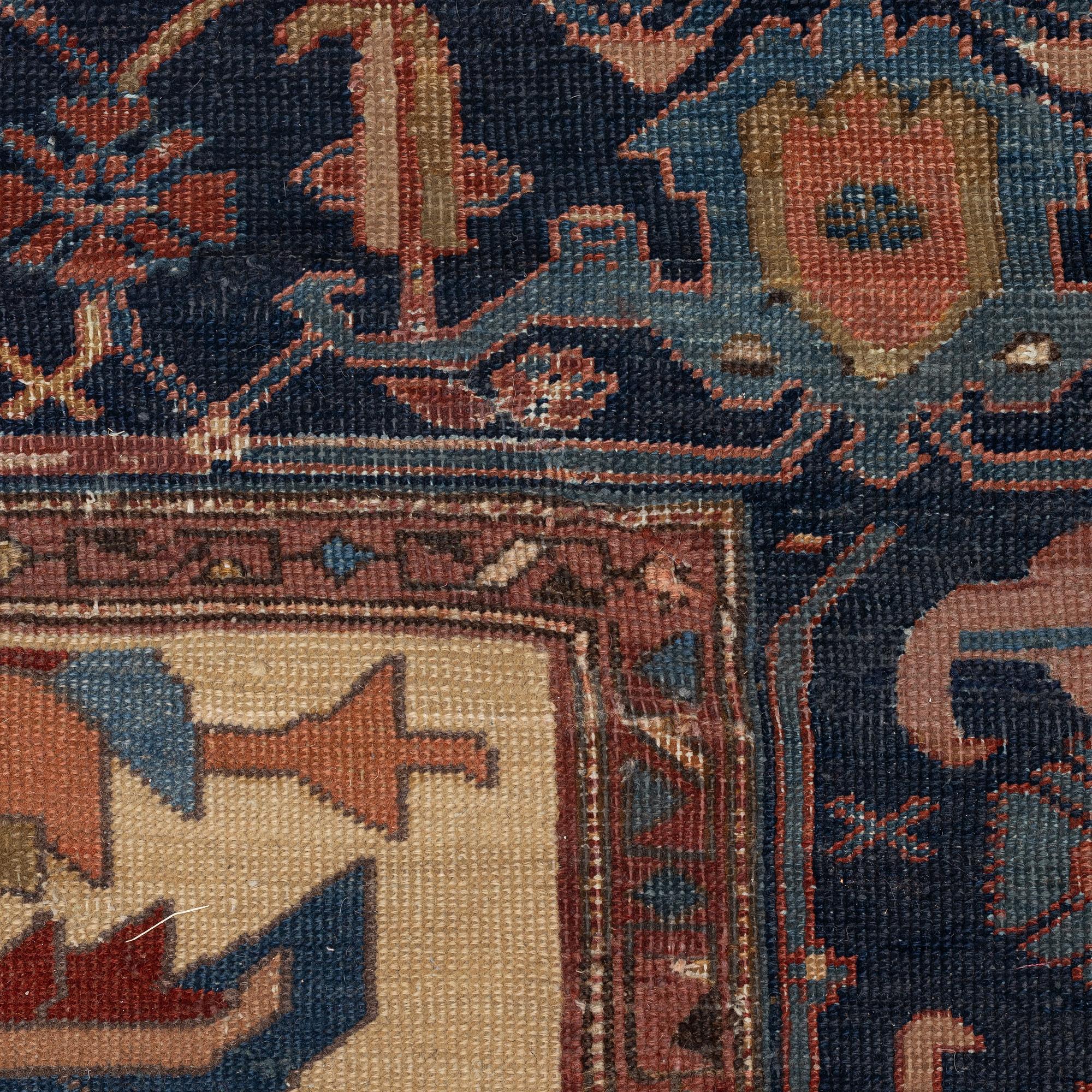 Matta, Antik Heris, Nordvästra Persien, ca 410 x 285 cm.