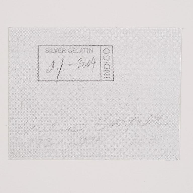 Cecilia Edefalk, "Självporträtt med Pistol", 1993.