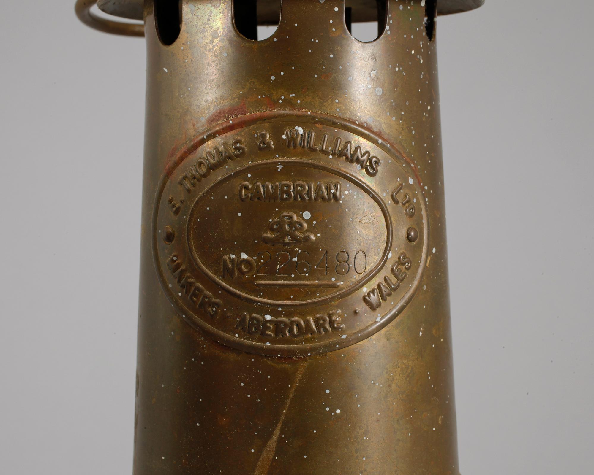 FOTOGENLYKTOR, 3 st, 1900-tales fjärde kvartal.