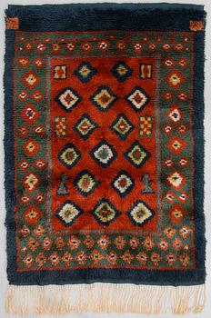 A Finnish long pile ryarug 'Jämsä' model for the Friends of Finnish Handicraft.