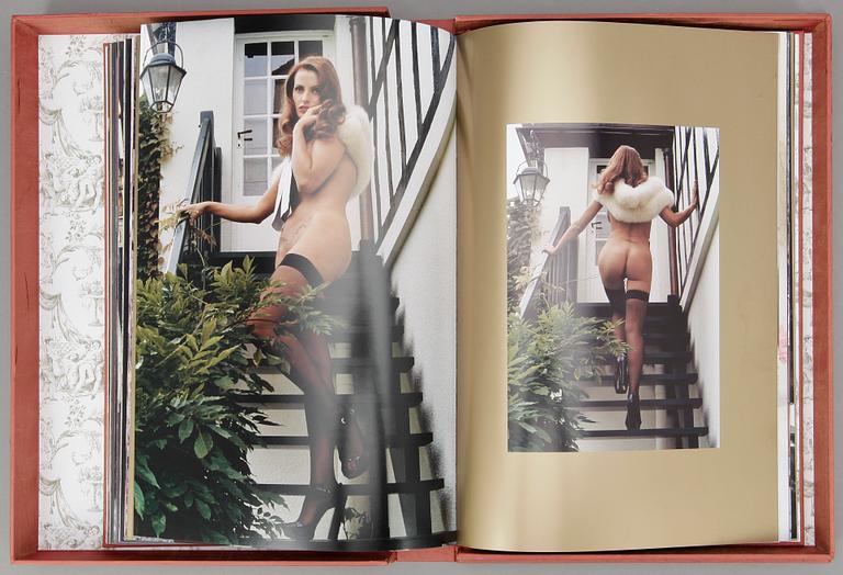 FOTOBOK, "The Book of Olga" av Bettina Rheims, Taschen, signerad och numrerad 0727/1000, 2008.