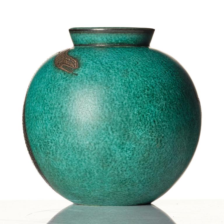 Wilhelm Kåge, an "Argenta" stoneware vase, Gustavsberg, Sweden, 1939, model no. 1042.