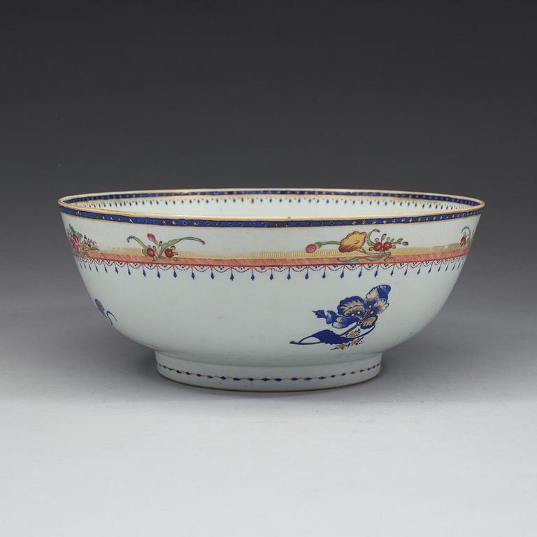 BÅLSKÅL, kompaniporslin. Qingdynasitn, Jiaqing (1796-1820).