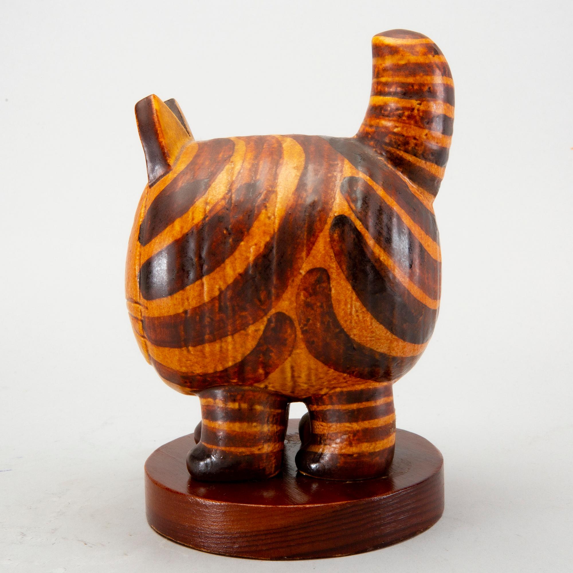 Lisa Larson, a stoneware figurine from Gustasvberg.