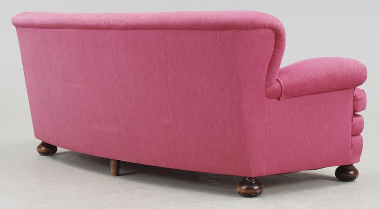 A Josef Frank sofa, Svenskt Tenn, model 968.