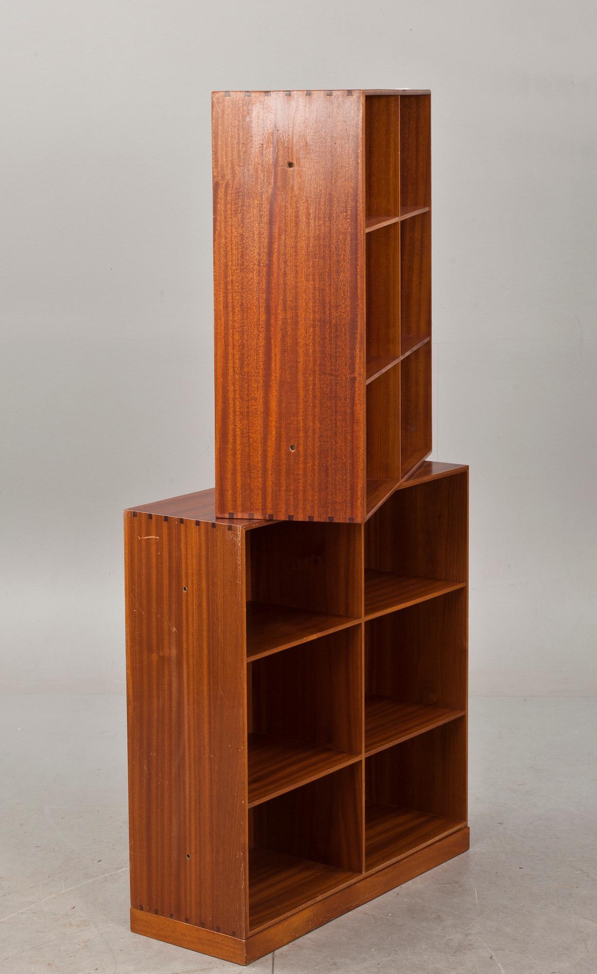 HYLLSEKTIONER, 2 st, Mogens Koch, Rud. Rasmussen, Danmark.