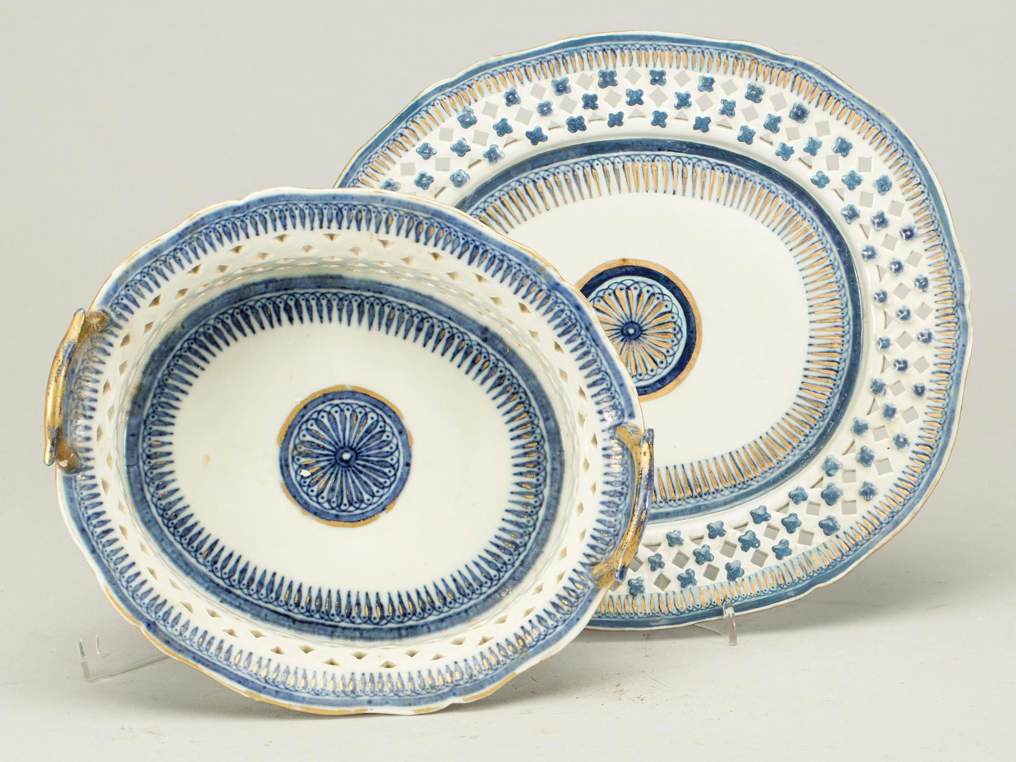 GALLERSKÅL med FAT, porslin, Kina, 1700-tal.