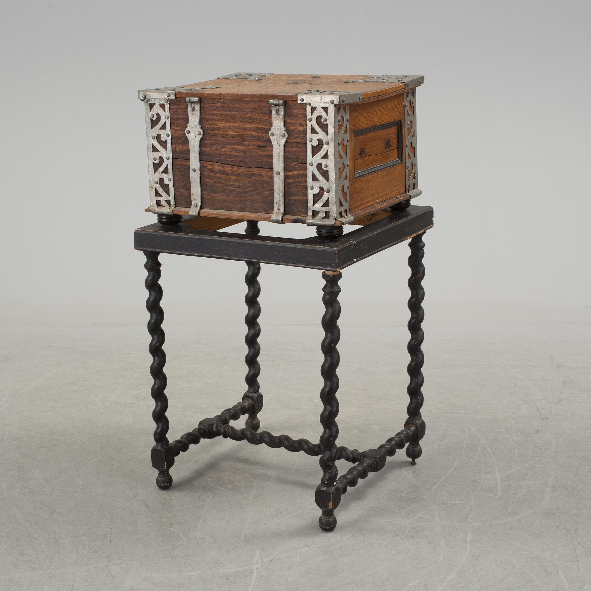 A baroque case on later stand.