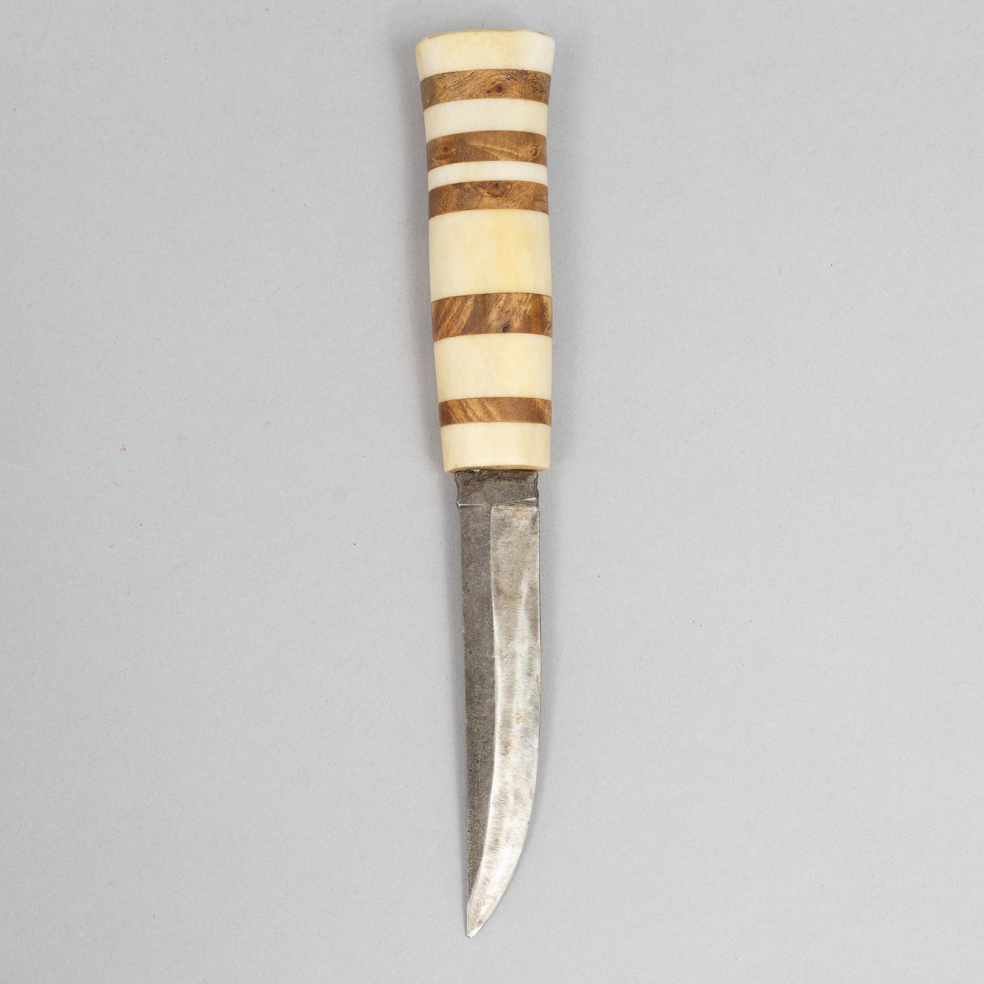 Sune Enoksson, reindeer horn knife, signed.