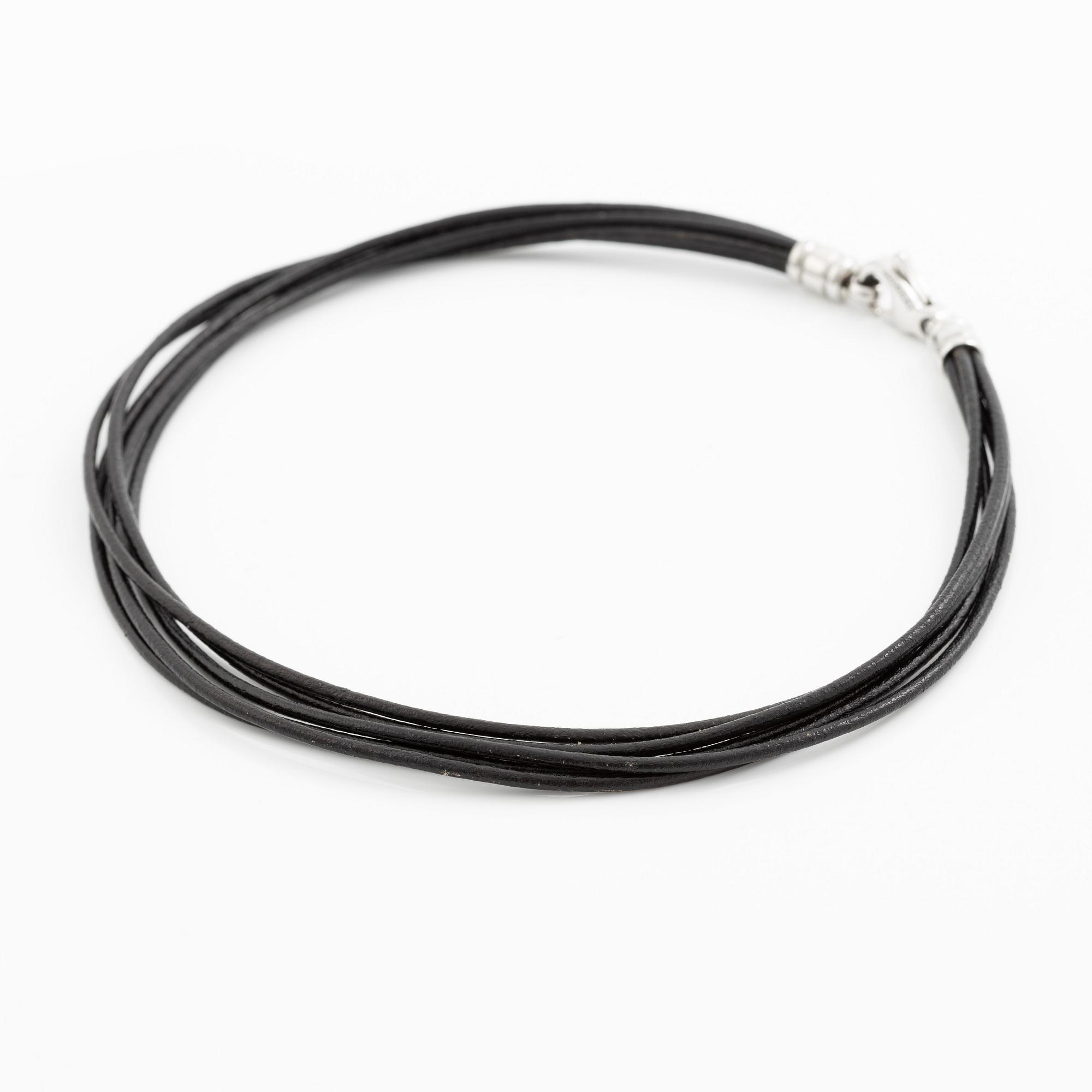 Bulgari collier läder med stållås.