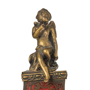 A Rococo-style mantle clock, around 1900.