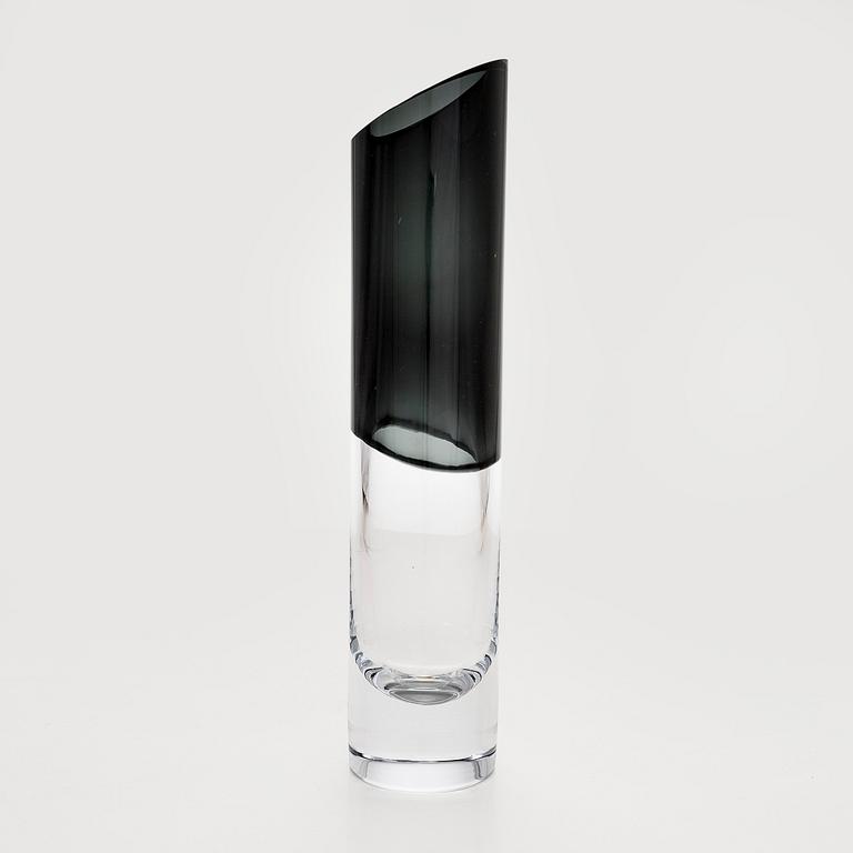 Kerttu Nurminen, a 'Lago' vase, signed Kerttu Nurminen Nuutajärvi.
