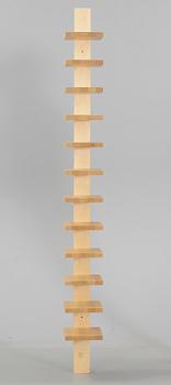 HYLLA, "Pilaster", John Kandell, Källemo, sent 1900-tal.