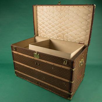 LOUIS VUITTON, a Monogram canvas trunk, late 19th/early 20th century.