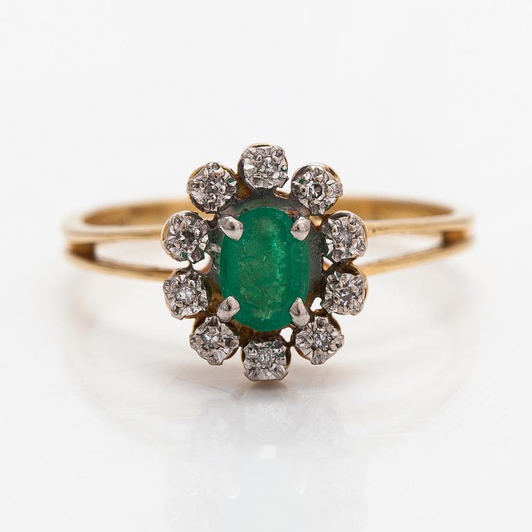Sormus, 18K kultaa, smaragdi ja timantteja n. 0.05 ct yht. Suomalaiset tuontileimat.