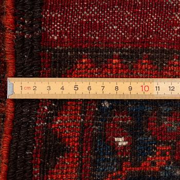 Matta, Turkmen, semiantik, ca 330 x 258 cm.